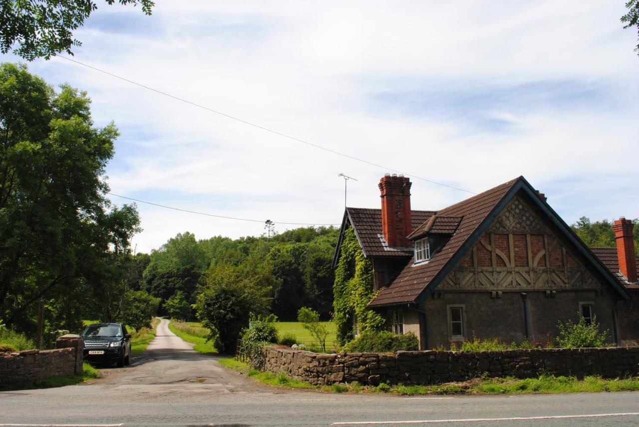 Penbedw Uchaf Estate - Rural Retreats, Tennis Mold Esterno foto